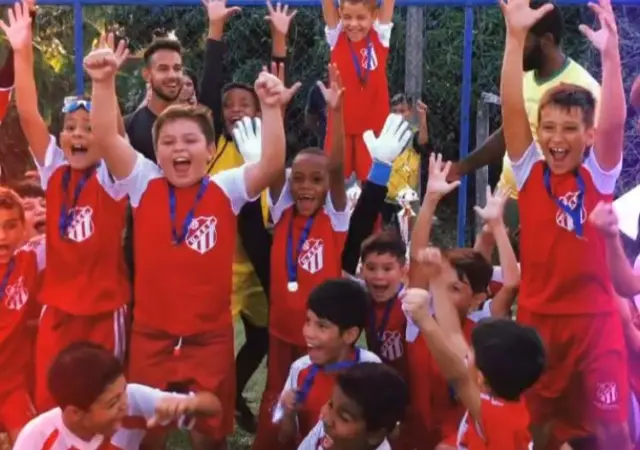 Escolinha do União levanta a taça em torneio de Jaguariúna